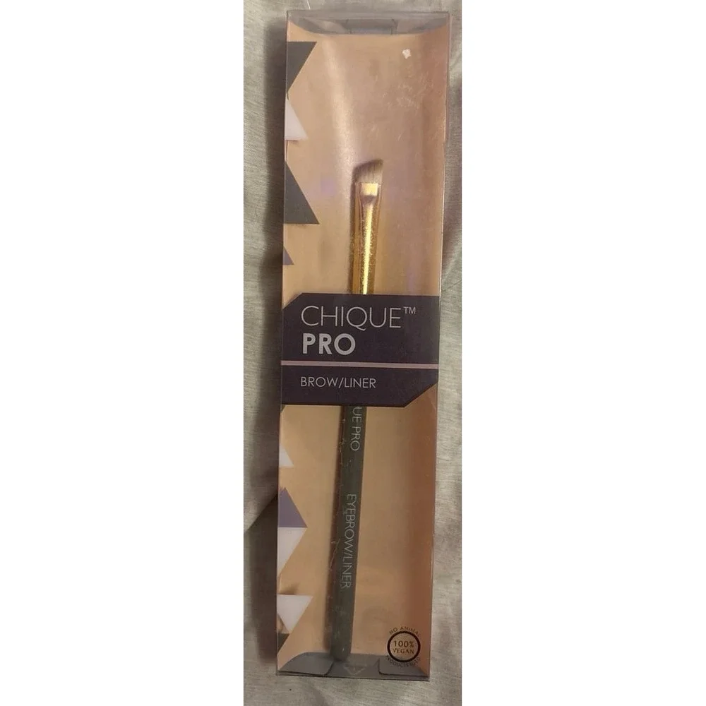 NEW Chique Pro Brow/Liner Makeup‎ Brush